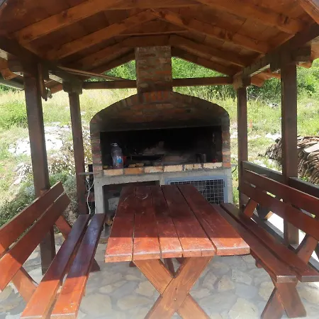 Planinska Kuca Dusan * Mitrovac