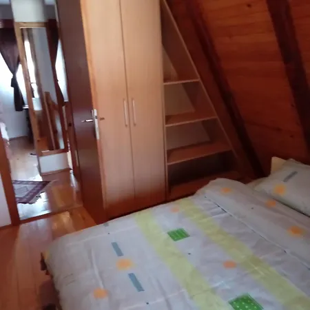 Planinska Kuca Dusan * Mitrovac