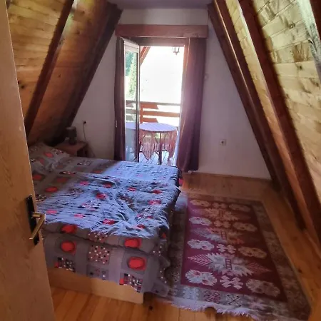 Planinska Kuca Dusan * Mitrovac